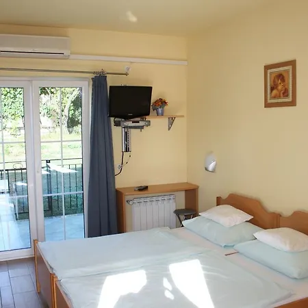 Bed And Breakfast Arlen Couette-café